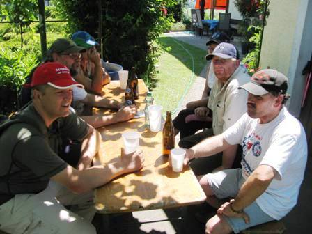 Auch die weiteren Marathonis genießen die erste Vereinslabestelle