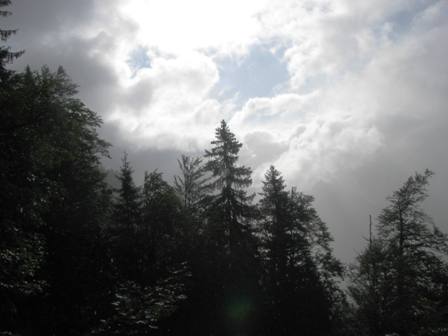 Ein kleiner blauer Fleck am Himmel gibt Hoffnung