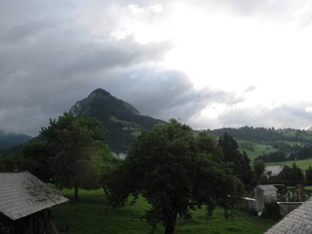 Der morgendliche Blick zum Gwhnlistein am Dienstag