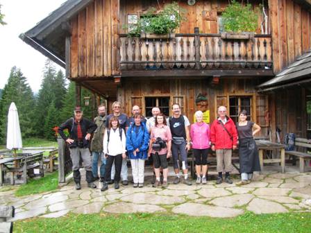Die Teilnehmer am densee-Marathon mit der Almwirtin