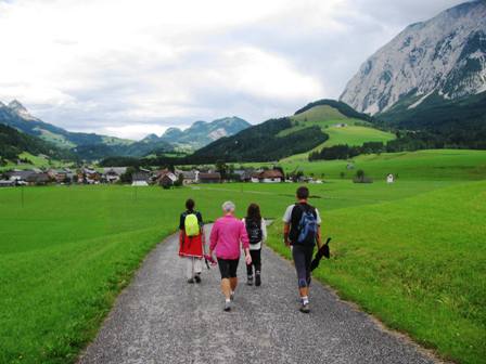 Die Spitzengruppe mit Blick auf Krungl, den Kulmberg und den Grimming