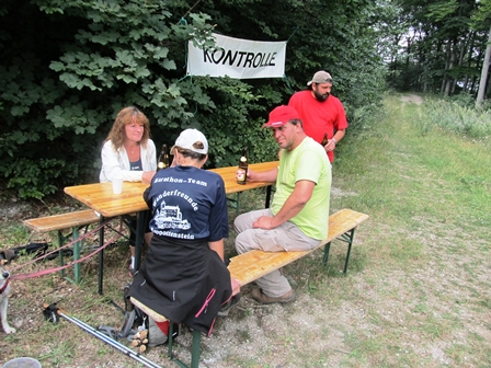 Sigi und Zirberl im Gesprch mit Bingo-Bongo und Josi