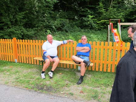 Die beiden Helfer an der K+L sehen es mit Spa