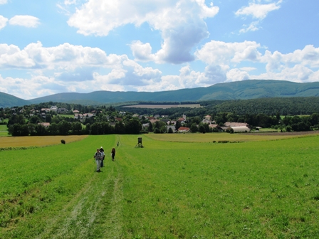Wanderer in Anstieg zum...