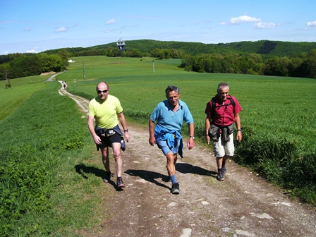 Michi Lauss, Fritz Kohlendorfer und Josef Lindorfer am Weg zur Schffel-Htte