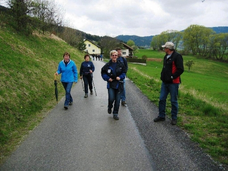 Die 'Wandergruppe Ost' aus Rappottenstein im Trenninggraben