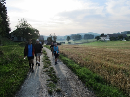 Mustafa, Gerhard und Doris beim Auszug aus Schmerbach