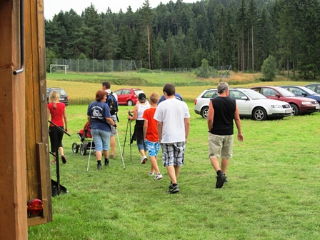 ...begibt sich mit seiner Gruppe erst am spten Nachmittag auf die Strecke