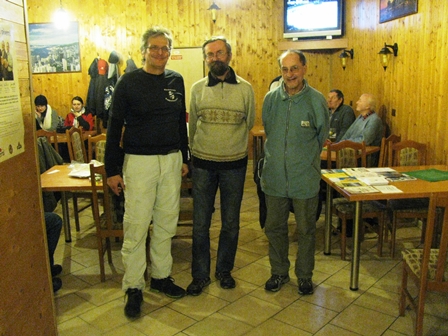 Die erfolgreichen Finisher der anstrengenden 100 km von Velké Opatovice: Opa-Helmut Reiter (bei seinem ersten 100er), EVG-Präsident Johannes Leopold und Gebhard Karl