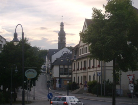 Blick zu Rathaus und Kirche von Selbitz