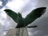 Turulmadr (Turulvogel), die grte Vogelstatue in Europa