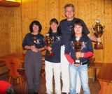Ruth Brunnmayr (5.), die Sportwandermeister Karin und Helmut Reiter sowie Sieglinde Stogmeyer (2.)